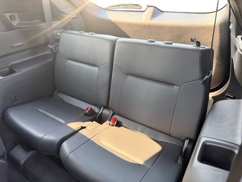 Used 2024 Mitsubishi Outlander AWD image 10