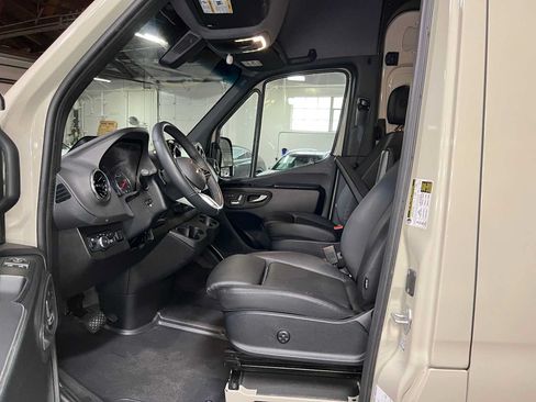 Used 2026 Mercedes-Benz Sprinter 2500 image 23