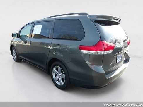 Used 2014 Toyota Sienna LE FWD image 6