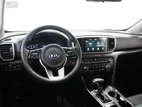 Used 2022 Kia Sportage LX w/ LX FWD Value Edition Package image 16