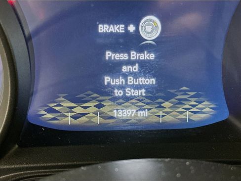 Used 2025 Jeep Wrangler Unlimited Sahara AWD/4WD image 19