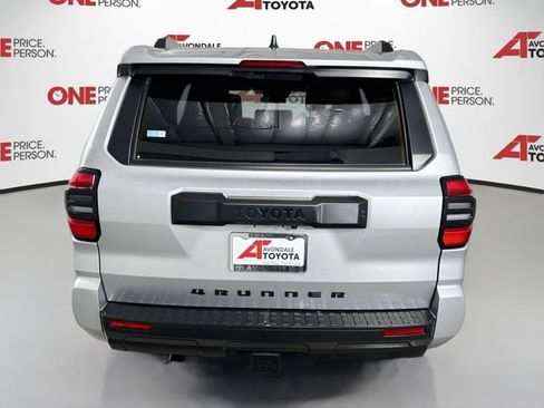Certified 2025 Toyota 4Runner SR5 AWD/4WD image 7
