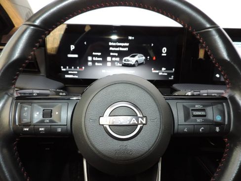 Certified 2025 Nissan Kicks SR FWD image 28