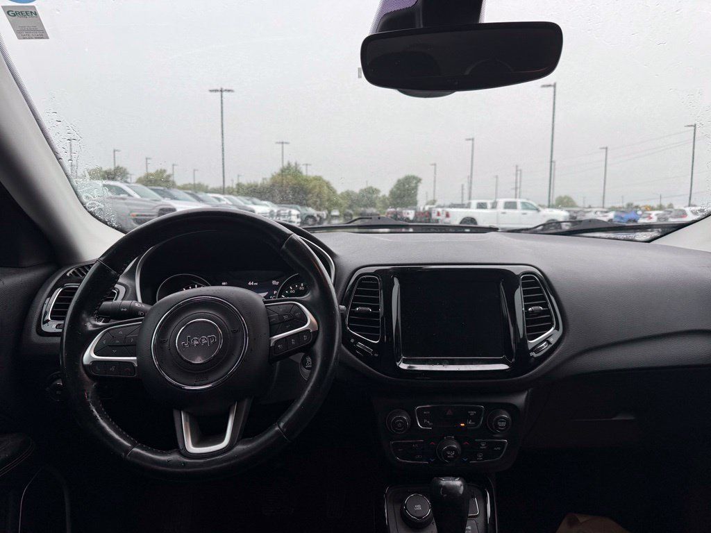 Used 2021 Jeep Compass Limited w/ Elite Exterior Group AWD/4WD image 10