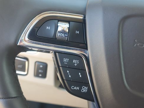 Used 2021 Lincoln Navigator Reserve w/ Luxury Package AWD/4WD image 24