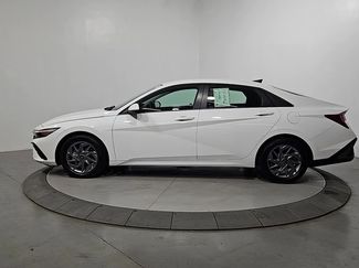 Certified 2025 Hyundai Elantra Hybrid FWD video 2