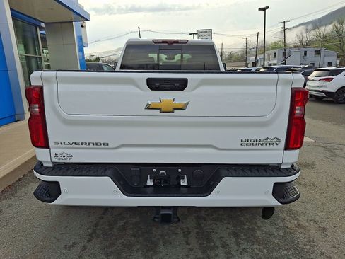 Used 2024 Chevrolet Silverado 3500 High Country w/ Technology Package image 5