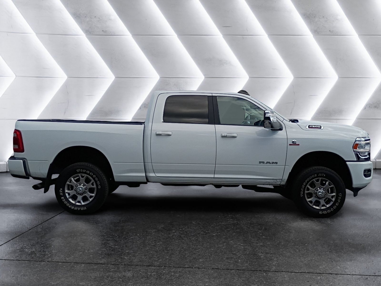 Used 2024 RAM 2500 Laramie w/ Safety Group AWD/4WD image 8