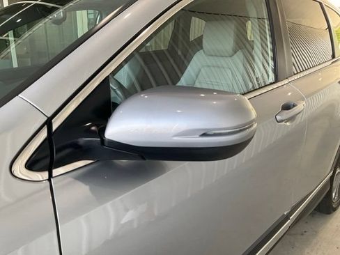 Used 2021 Honda CR-V Touring image 3