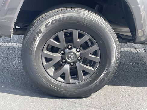 Used 2021 Toyota Tacoma SR5 RWD image 7