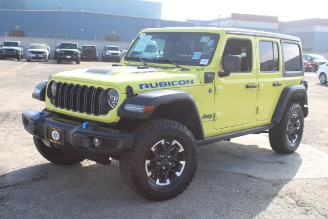 Used 2024 Jeep Wrangler Unlimited Rubicon 4xe AWD/4WD image 13