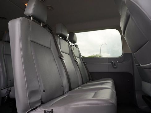 Used 2018 Ford Transit 350 XL RWD image 21