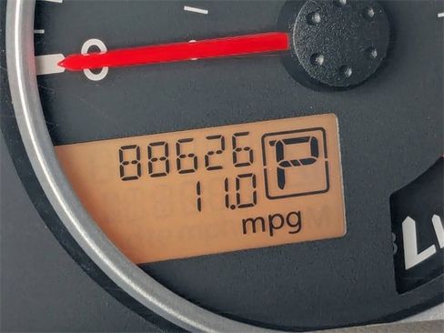 Used 2014 Nissan Frontier SL w/ SL Moonroof Package image 35