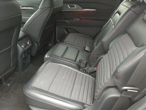 Used 2025 Ford Explorer ST-Line w/ Premium Package image 13