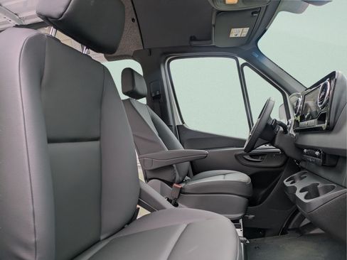 New 2026 Mercedes-Benz Sprinter 2500 image 9