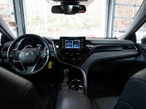 Used 2024 Toyota Camry SE image 20