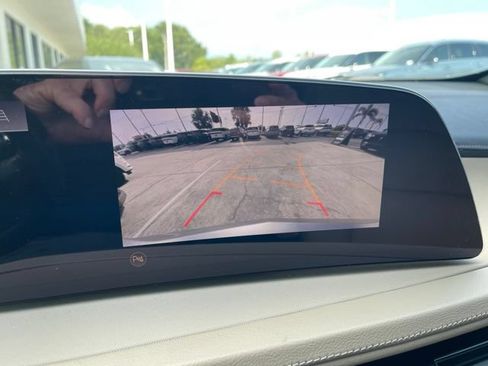 Used 2024 Cadillac XT4 Luxury w/ Cold Weather Package FWD image 5