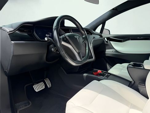 Used 2019 Tesla Model X Performance AWD/4WD image 38