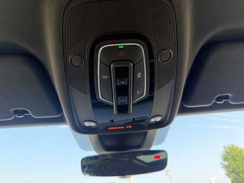 Used 2019 Audi Q8 Premium Plus w/ Premium Plus AWD/4WD image 21