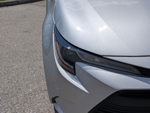 Used 2025 Toyota Corolla LE FWD image 10