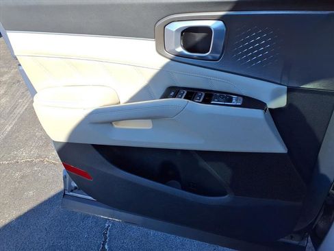 Used 2023 Kia Sorento SX image 17