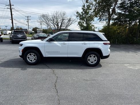 Used 2022 Jeep Grand Cherokee Laredo w/ Luxury Tech Group I image 6