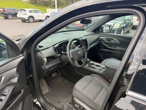 Used 2023 Chevrolet Traverse LT AWD/4WD image 9