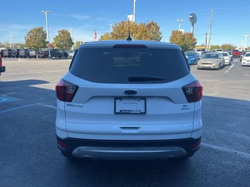 Used 2019 Ford Escape SE image 8