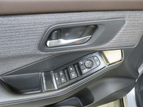 Certified 2022 Nissan Rogue SV image 21