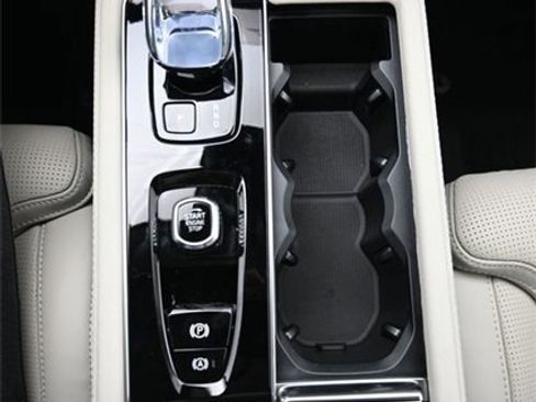 New 2026 Volvo XC90 B6 Ultra image 11