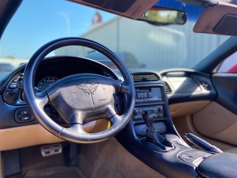 Used 2003 Chevrolet Corvette Convertible w/ Preferred Equipment Group1 RWD image 22