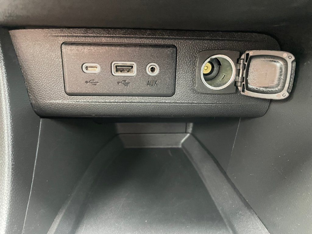 Used 2023 Buick Encore GX Preferred w/ Cold Weather Comfort Package AWD/4WD image 36