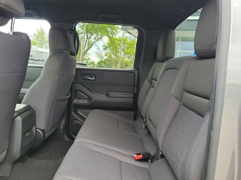 Used 2023 Nissan Frontier SV w/ Midnight Edition Package RWD image 12