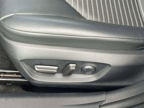 Used 2023 Toyota Camry SE image 14