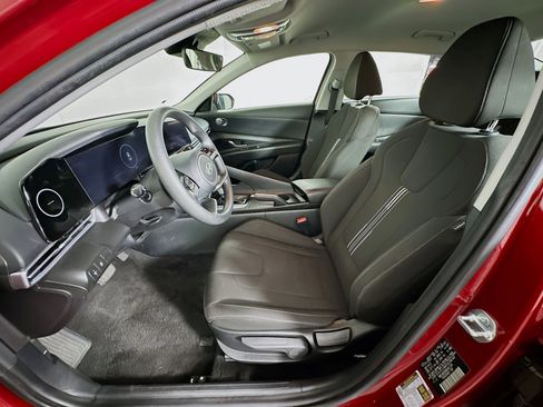 Used 2024 Hyundai Elantra SEL image 13