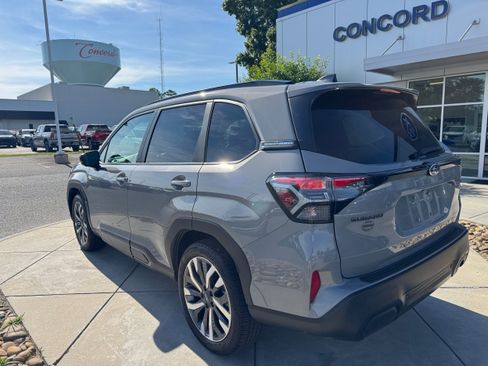 Used 2026 Subaru Forester Touring AWD/4WD image 8