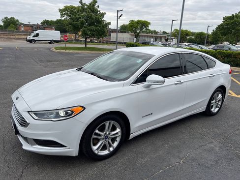 Used 2018 Ford Fusion SE w/ Equipment Group 602A FWD image 6