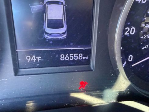 Used 2020 Hyundai Elantra SEL FWD image 25