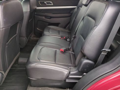 Used 2017 Ford Explorer XLT w/ Equipment Group 202A image 18