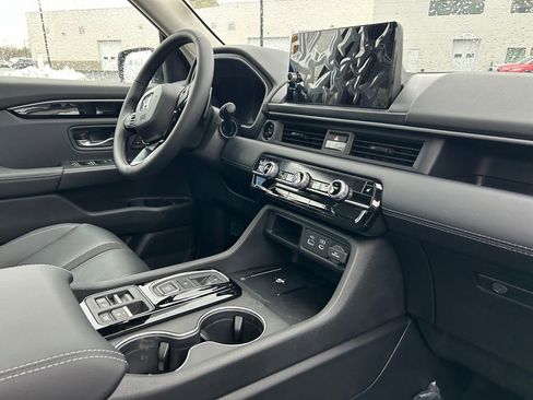 New 2025 Honda Pilot Touring image 22