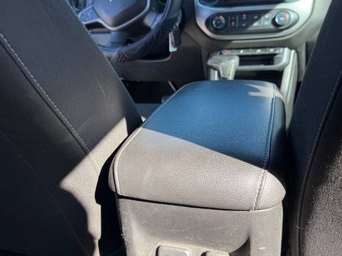 Used 2018 Chevrolet Colorado LT w/ Safety Package image 19