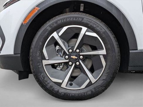 New 2026 Chevrolet Equinox EV LT image 18