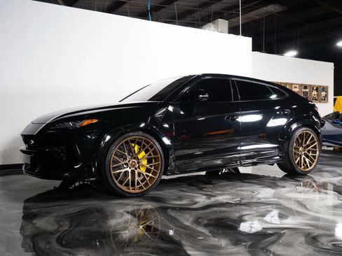 Used 2020 Lamborghini Urus image 16