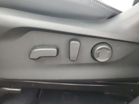 Used 2023 Subaru Forester Limited image 31