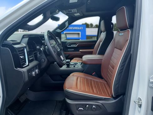 Used 2024 GMC Sierra 1500 Denali Ultimate AWD/4WD image 7