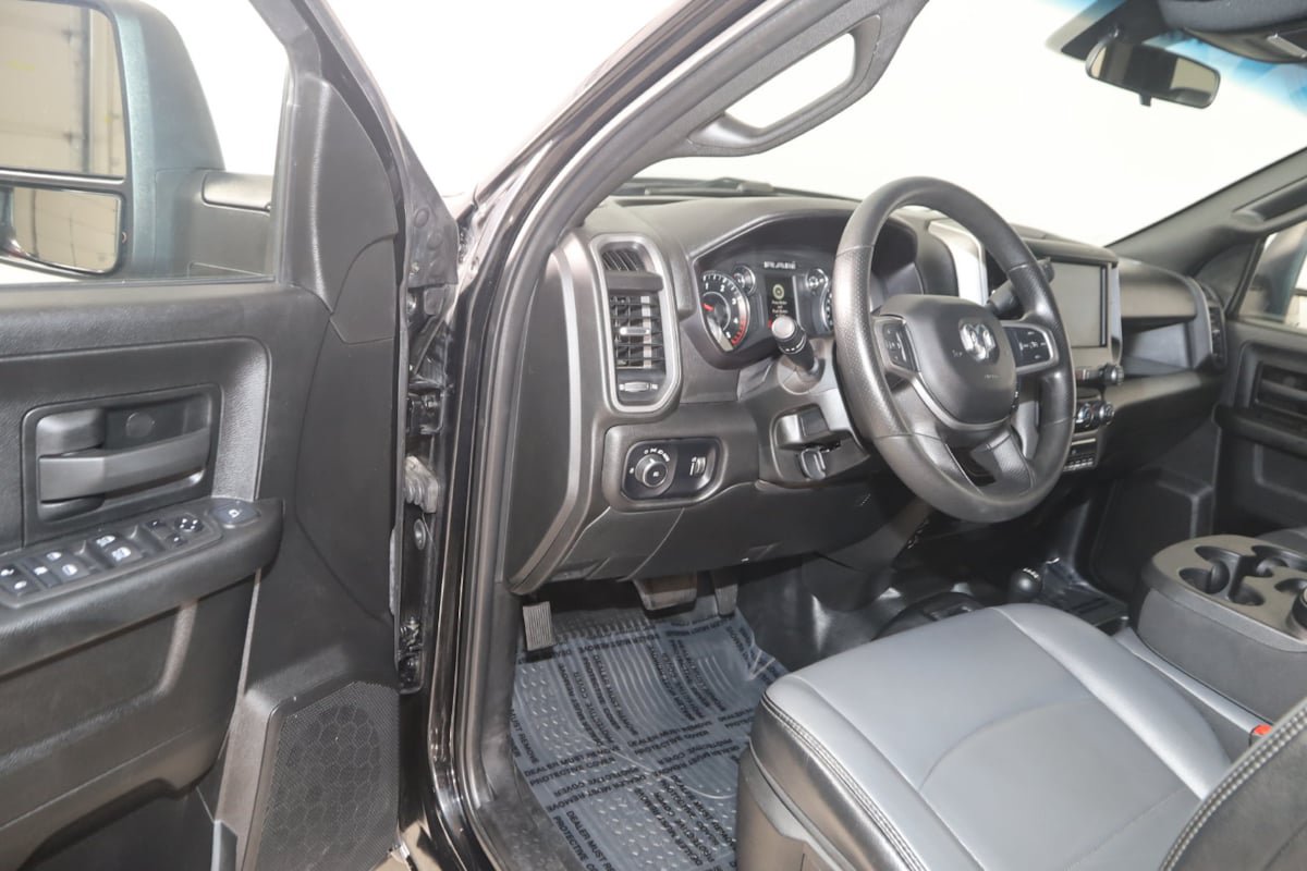 Used 2023 RAM 3500 Tradesman w/ Chrome Appearance Group AWD/4WD image 35