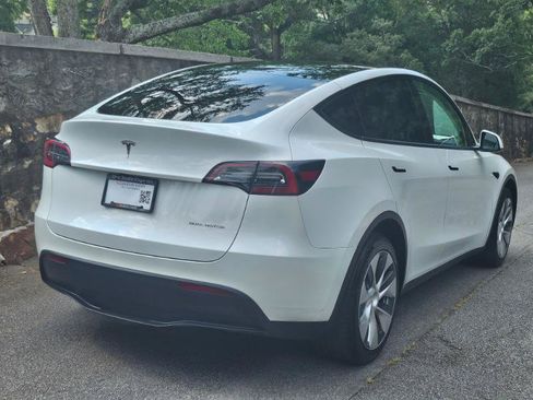 Used 2023 Tesla Model Y Long Range AWD/4WD image 10