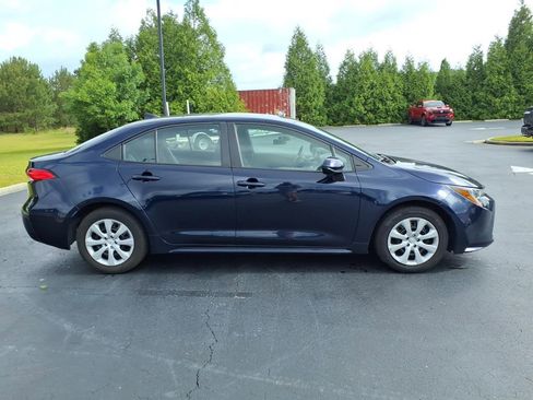 Used 2024 Toyota Corolla LE FWD image 2