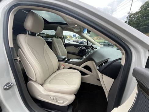 Used 2020 Lincoln Nautilus Reserve AWD/4WD image 29
