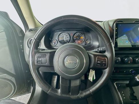 Used 2014 Jeep Patriot Latitude image 14